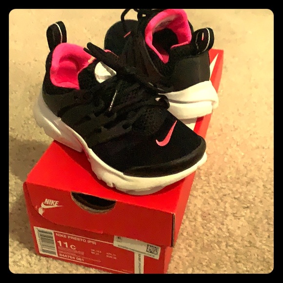 Nike’s - Picture 1 of 1